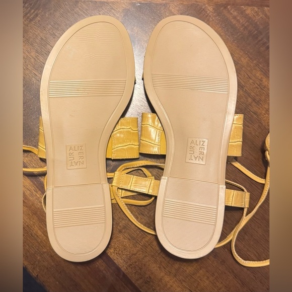 Naturalizer Women's Fayee Ankle Strap Flat Sandal - Picture 5 of 7